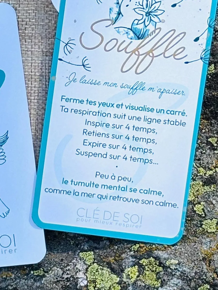 Gros plan sur la carte Souffle « Je laisse mon souffle m’apaiser » et son exercice de respiration en carré